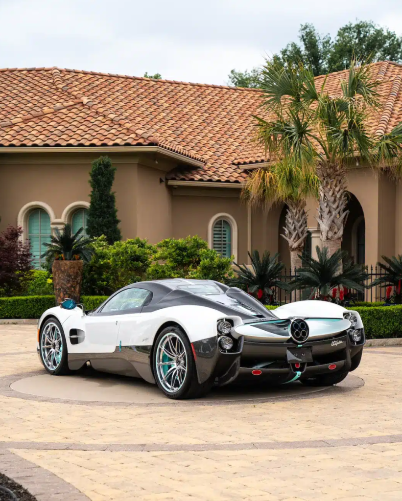 Pagani Utopia